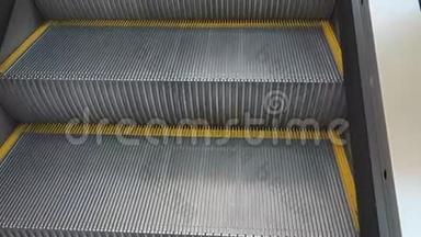 扶梯上台阶的录像